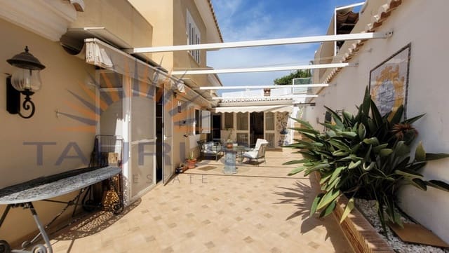 5 soveværelse Villa til salg i Caleta de Vélez, Vélez-Málaga med garage - € 850.000 (Ref: 9251979)