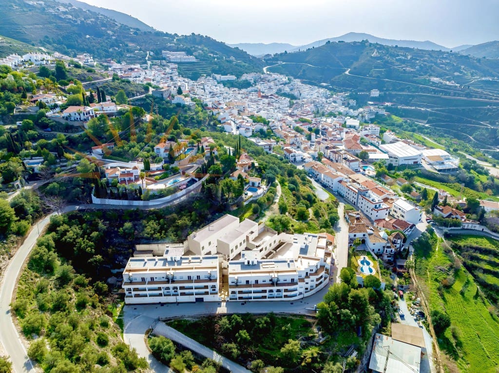 1 bedroom Apartment for sale in Competa with pool garage - € 138,000 (Ref: 9254891)