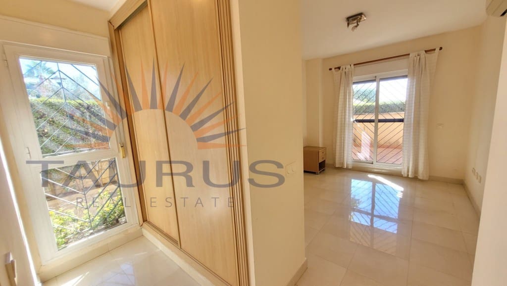 3 soverom Leilighet til salgs i Caleta de Velez med svømmebasseng garasje - € 260 000 (Ref: 9291461)