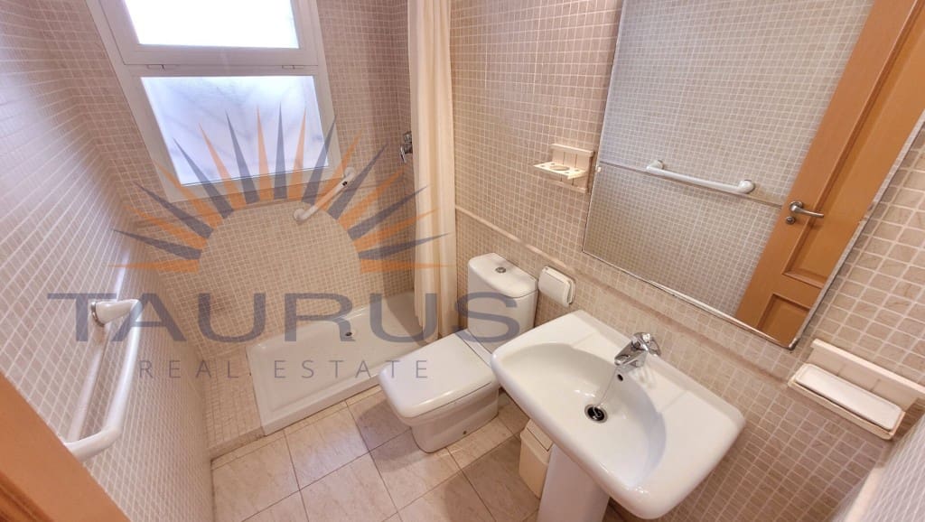 3 soverom Leilighet til salgs i Caleta de Velez med svømmebasseng garasje - € 260 000 (Ref: 9291461)