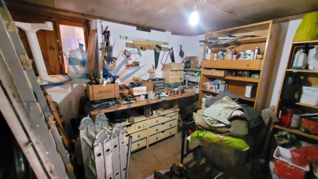 6 soveværelse Byhus til salg i Comares med swimmingpool garage - € 324.500 (Ref: 9300958)