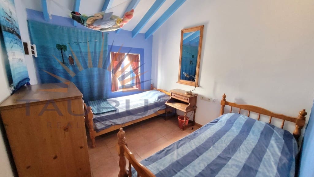 6 soveværelse Byhus til salg i Comares med swimmingpool garage - € 324.500 (Ref: 9300958)