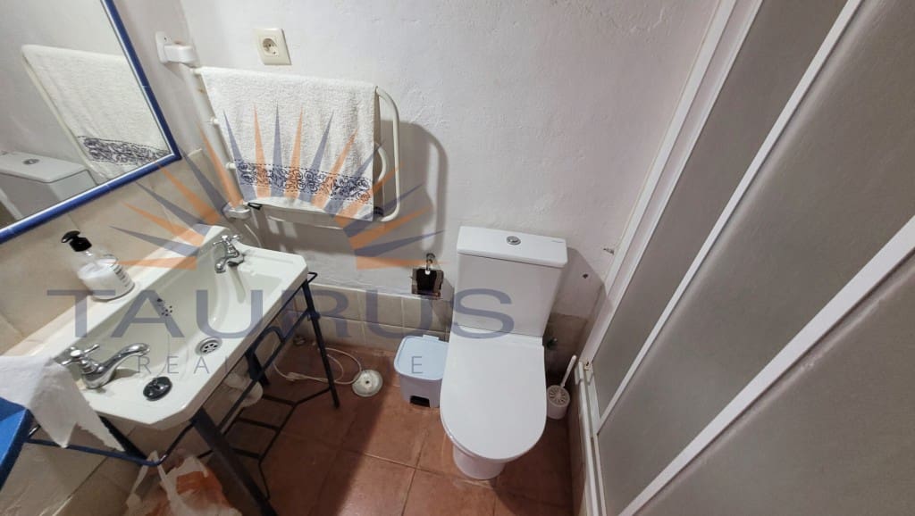 6 soveværelse Byhus til salg i Comares med swimmingpool garage - € 324.500 (Ref: 9300958)