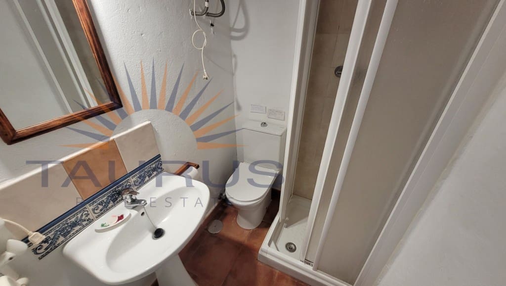 6 soveværelse Byhus til salg i Comares med swimmingpool garage - € 324.500 (Ref: 9300958)