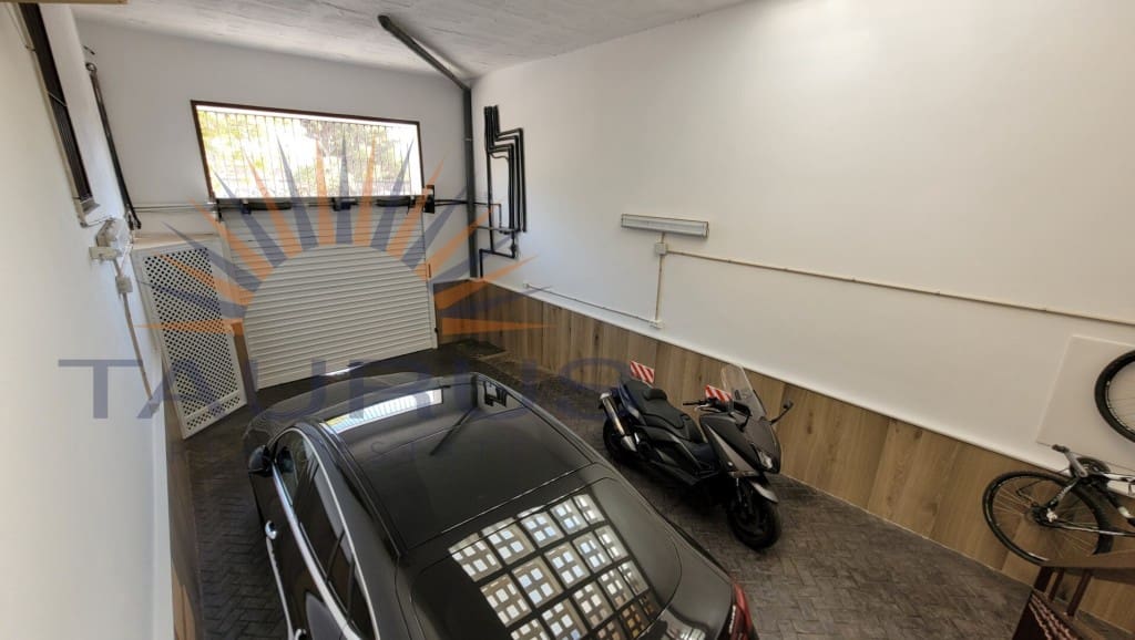 5 soveværelse Villa til salg i Malaga by med swimmingpool garage - € 995.000 (Ref: 9317783)