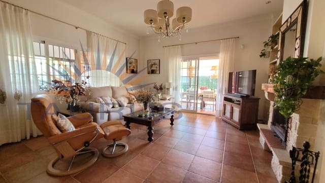 5 soverom Villa til salgs i Pedregalejo, Málaga by med svømmebasseng garasje - € 995 000 (Ref: 9317783)