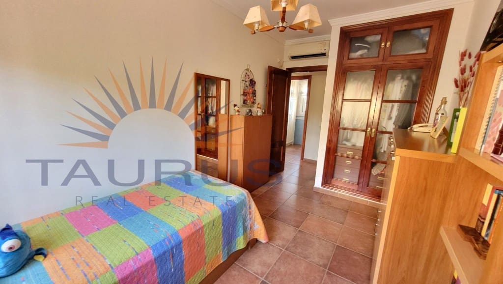 5 soveværelse Villa til salg i Malaga by med swimmingpool garage - € 995.000 (Ref: 9317783)