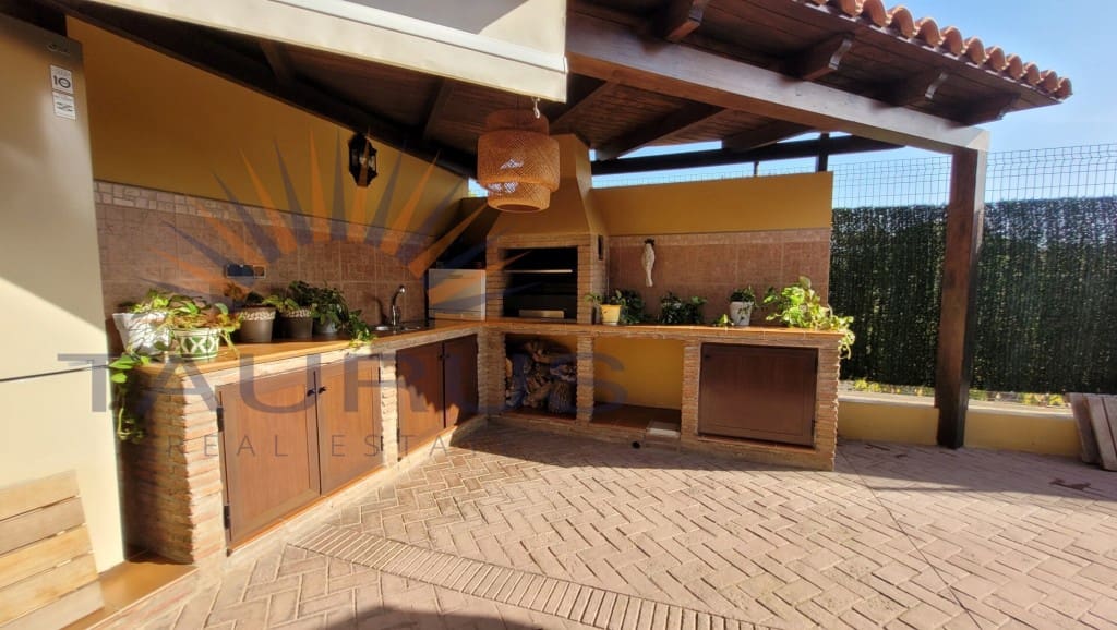 5 soveværelse Villa til salg i Malaga by med swimmingpool garage - € 995.000 (Ref: 9317783)