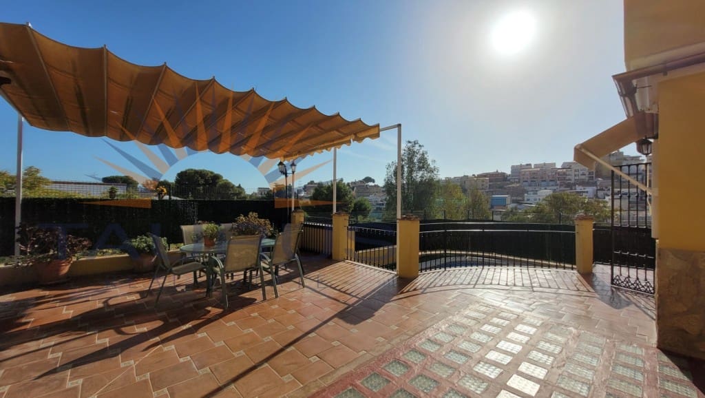 5 soveværelse Villa til salg i Malaga by med swimmingpool garage - € 995.000 (Ref: 9317783)