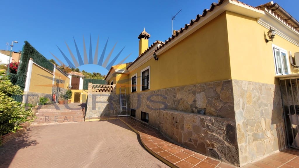 5 soveværelse Villa til salg i Malaga by med swimmingpool garage - € 995.000 (Ref: 9317783)
