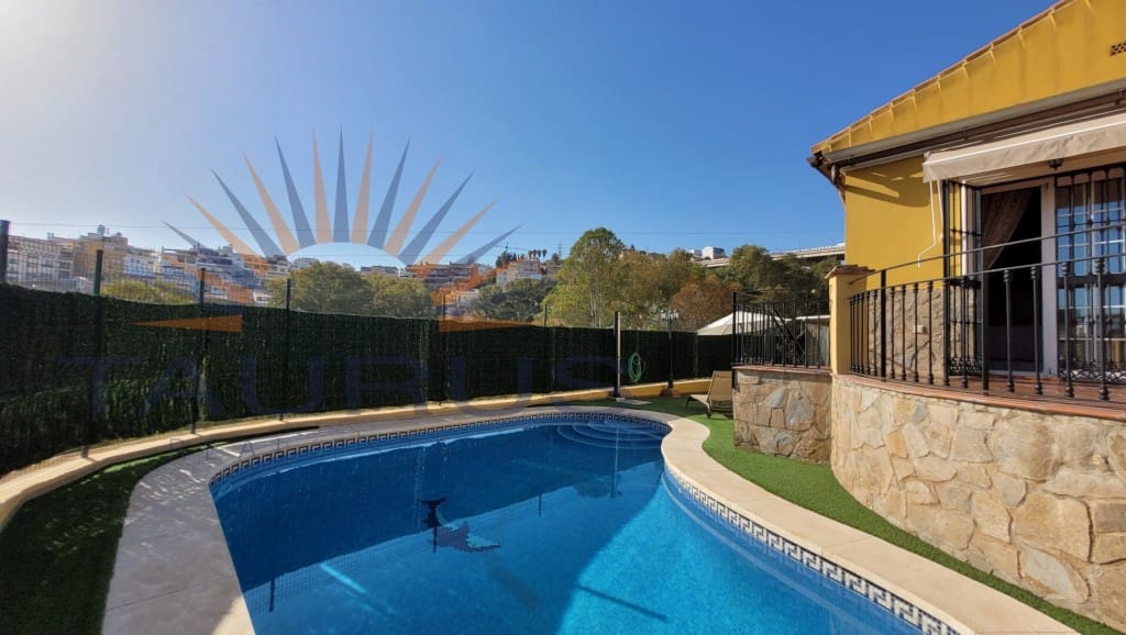 5 soveværelse Villa til salg i Malaga by med swimmingpool garage - € 995.000 (Ref: 9317783)