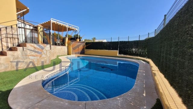 5 Zimmer Villa zu verkaufen in Pedregalejo, Málaga Stadt mit Pool Garage - 995.000 € (Ref: 9317783)