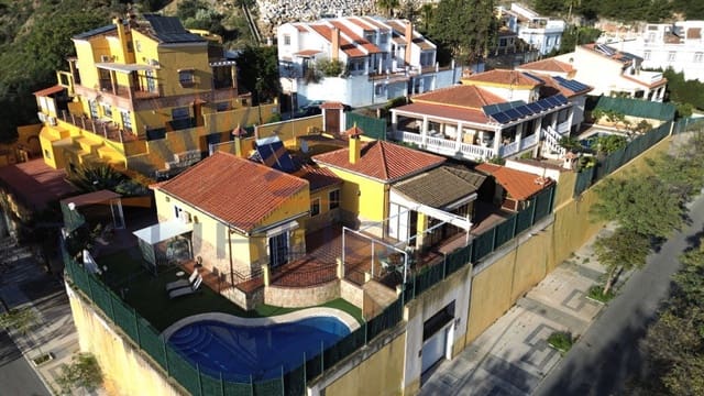 5 Zimmer Villa zu verkaufen in Pedregalejo, Málaga Stadt mit Pool Garage - 995.000 € (Ref: 9317783)