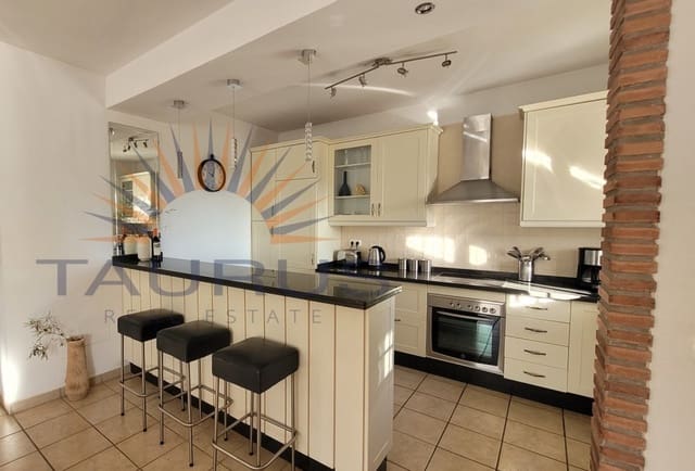 3 bedroom Villa for sale in Cómpeta with pool - € 445,000 (Ref: 9337852)