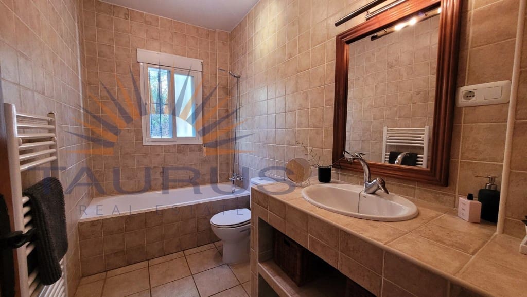 3 makuuhuone Huvila myytävänä paikassa Competa mukana uima-altaan - 445 000 € (Ref: 9337852)