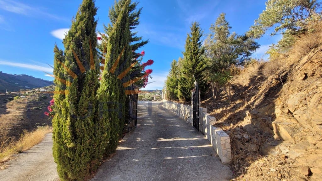 3 makuuhuone Huvila myytävänä paikassa Competa mukana uima-altaan - 445 000 € (Ref: 9337852)