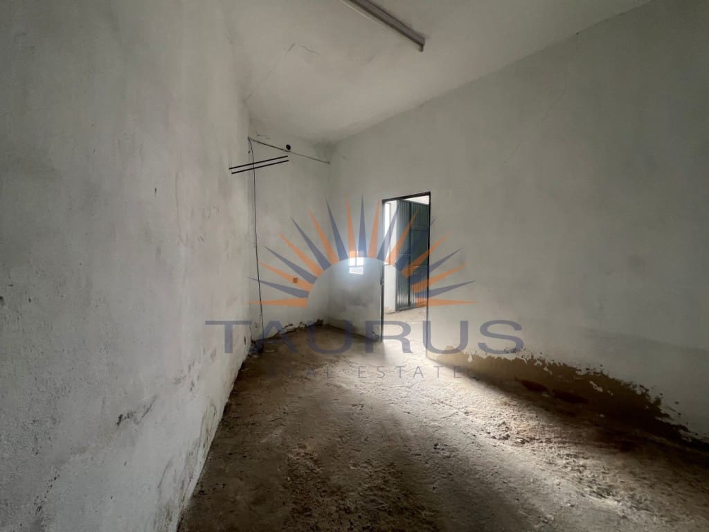 Dom na sprzedaż w Competa z garażem - 140 000 € (Ref: 9337854)