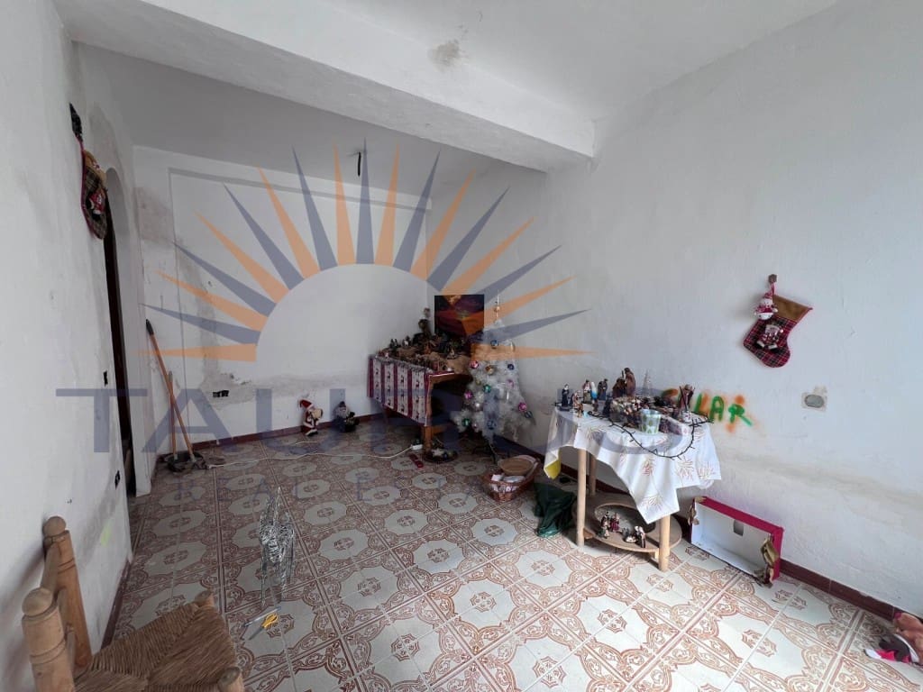 4 slaapkamer Huis te koop in Archez - € 175.000 (Ref: 9337855)