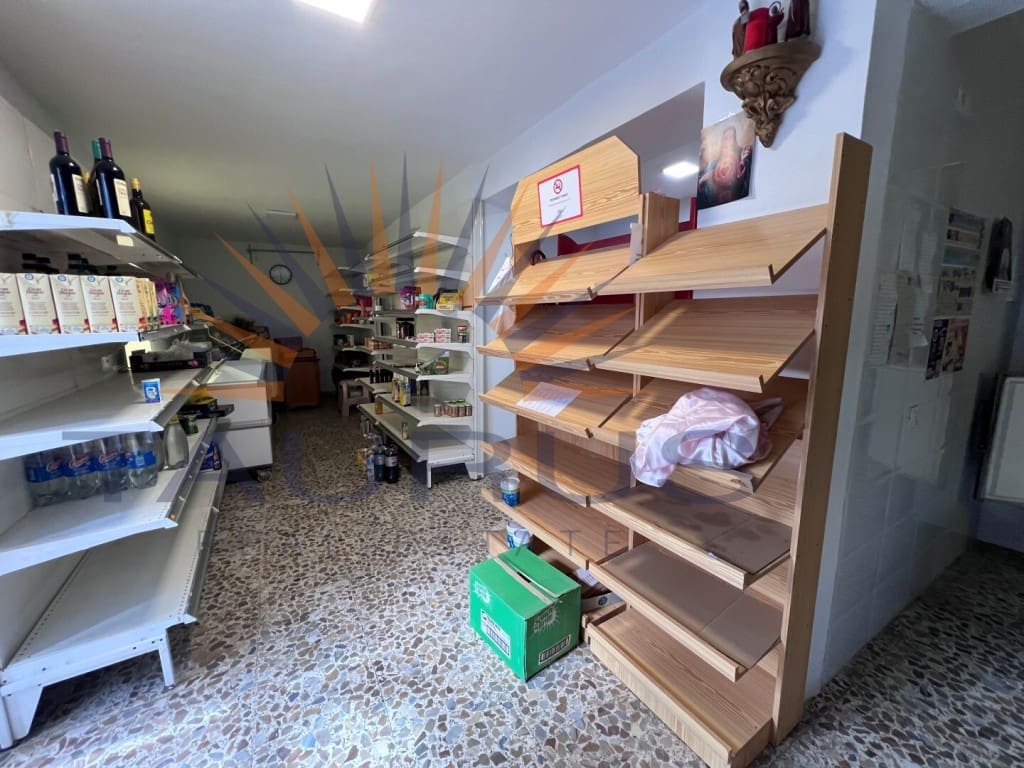 4 slaapkamer Huis te koop in Archez - € 175.000 (Ref: 9337855)