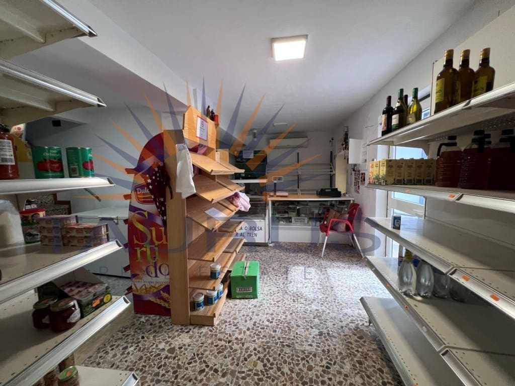 4 slaapkamer Huis te koop in Archez - € 175.000 (Ref: 9337855)