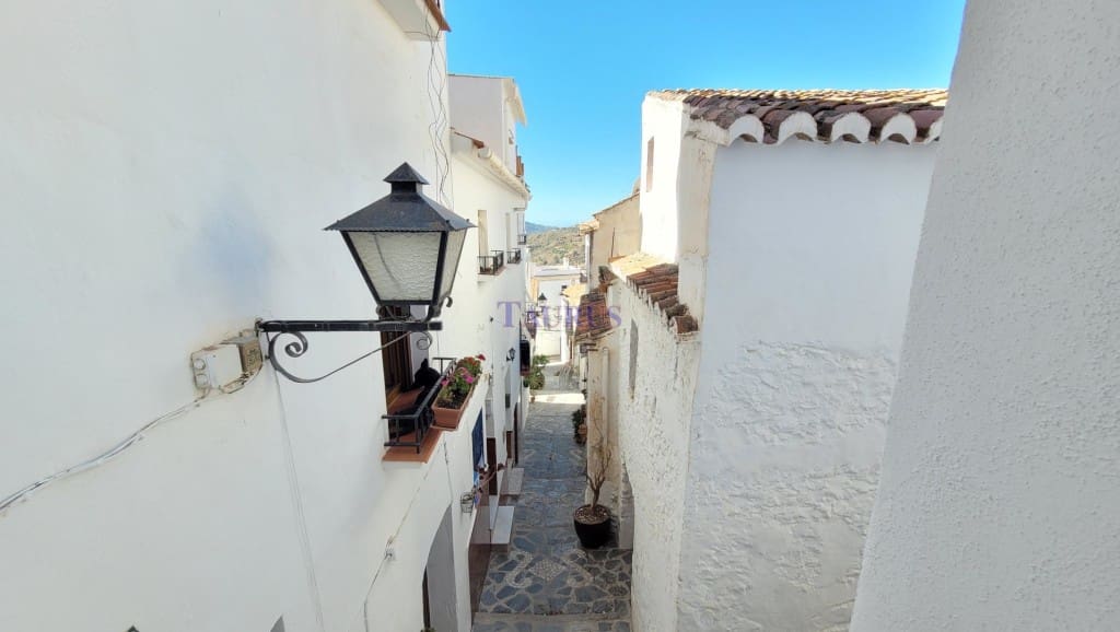 3 slaapkamer Huis te koop in Canillas de Albaida - € 98.000 (Ref: 9349285)