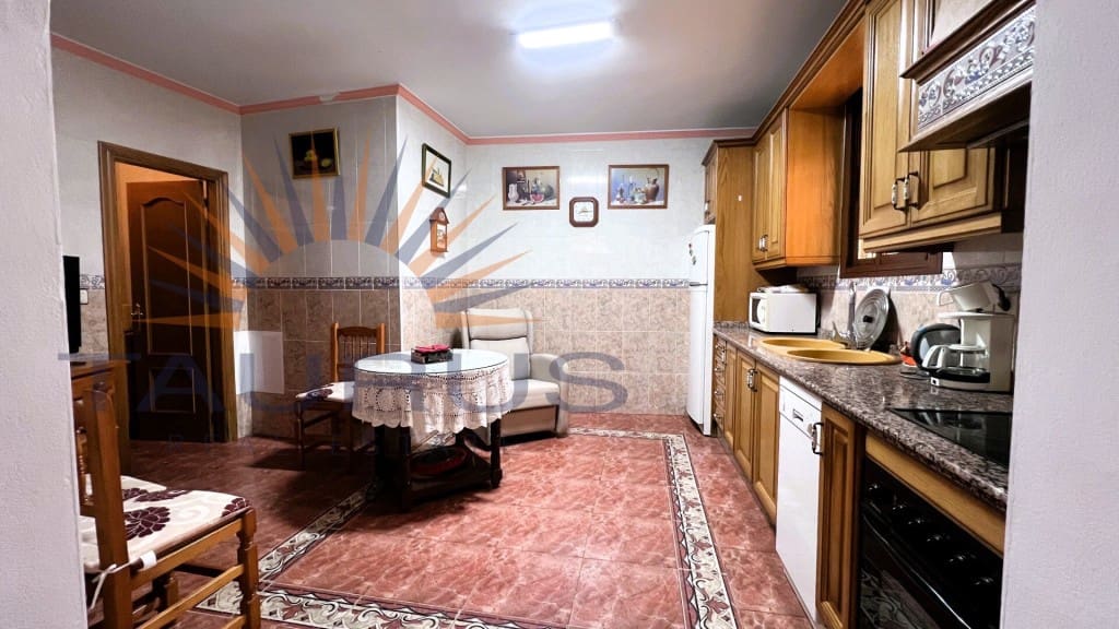 5 slaapkamer Huis te koop in Archez - € 180.000 (Ref: 9367223)