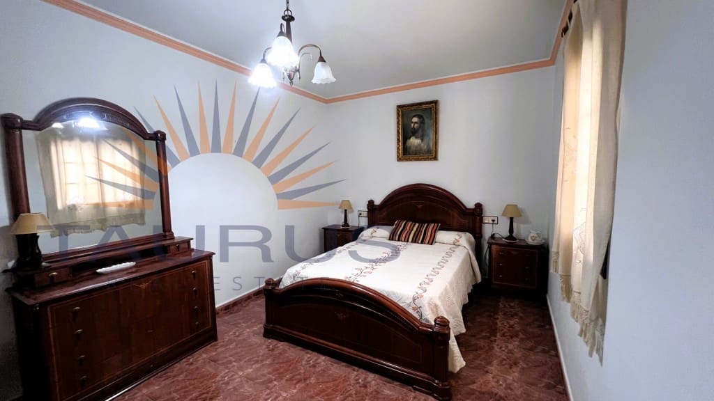 5 bedroom Townhouse for sale in Archez - € 140,000 (Ref: 9367223)