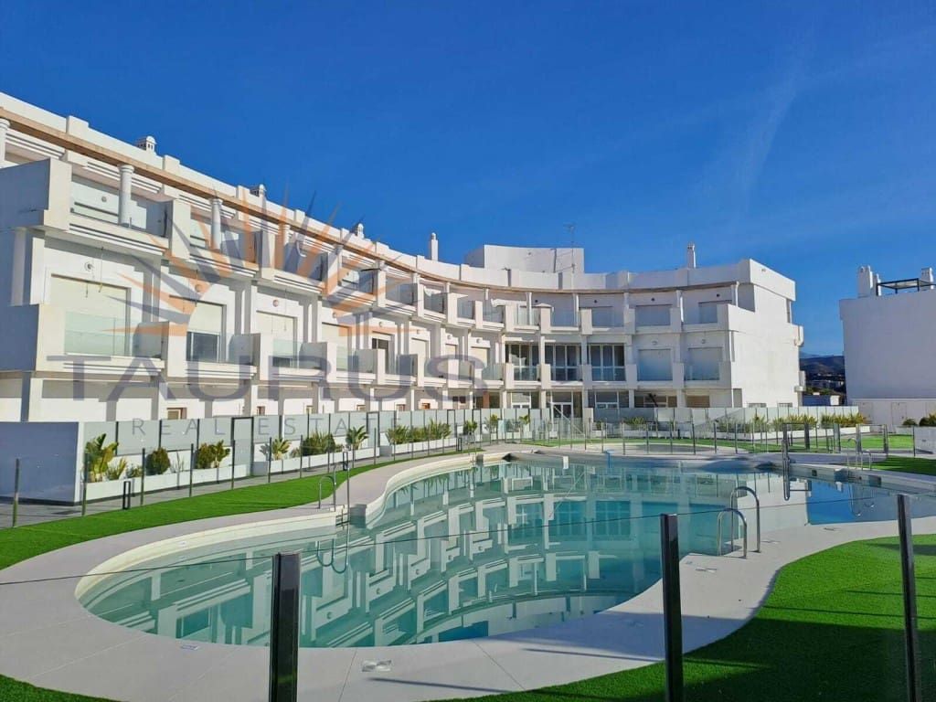 1 slaapkamer Appartement te koop in Rincon de la Victoria met zwembad garage - € 265.000 (Ref: 9371922)