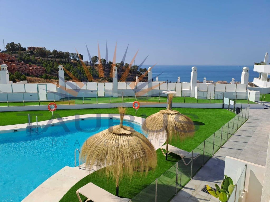 1 slaapkamer Appartement te koop in Rincon de la Victoria met zwembad garage - € 265.000 (Ref: 9371922)