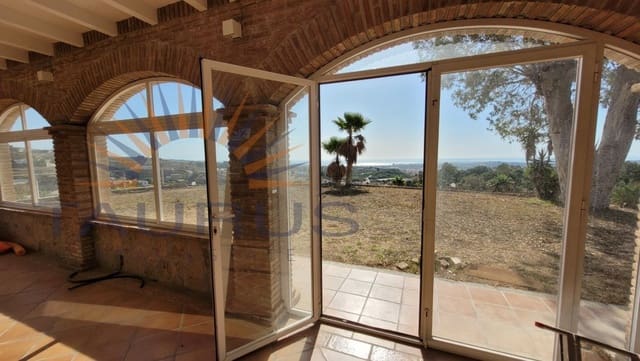 4 soverom Villa til salgs i Vélez-Málaga med svømmebasseng garasje - € 650 000 (Ref: 9395857)