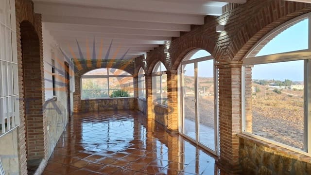 4 soverom Villa til salgs i Vélez-Málaga med svømmebasseng garasje - € 650 000 (Ref: 9395857)