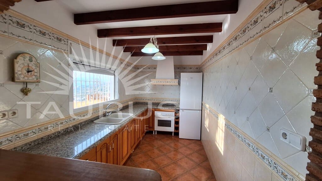 4 sovrum Villa till salu i Velez-Malaga - 650 000 € (Ref: 9395857)
