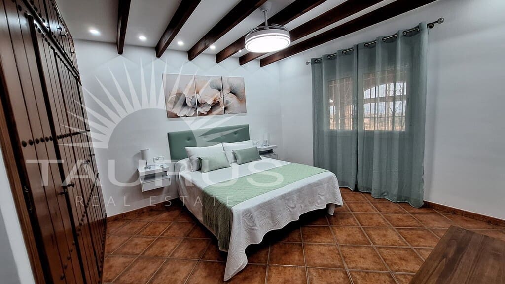 4 sovrum Villa till salu i Velez-Malaga - 650 000 € (Ref: 9395857)