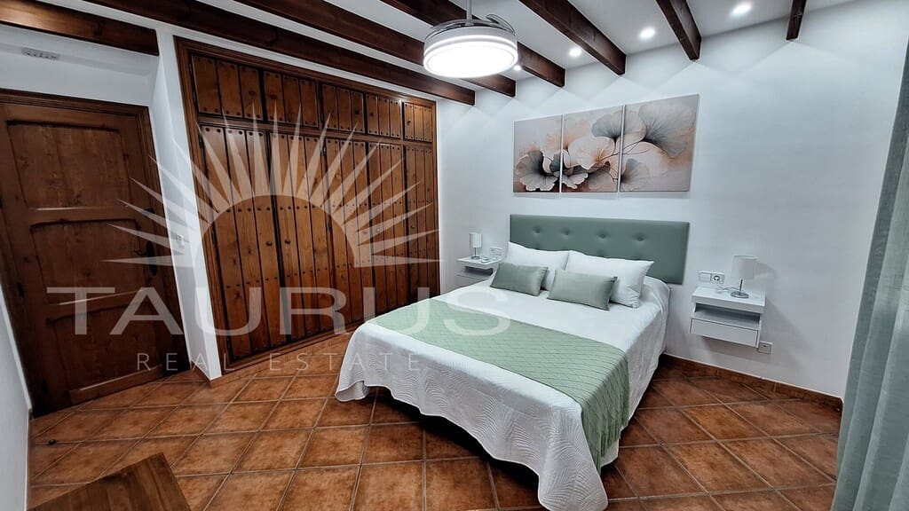 4 sovrum Villa till salu i Velez-Malaga - 650 000 € (Ref: 9395857)