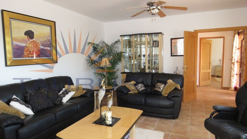 3 soverom Villa til salgs i Competa med svømmebasseng garasje - € 490 000 (Ref: 9403190)