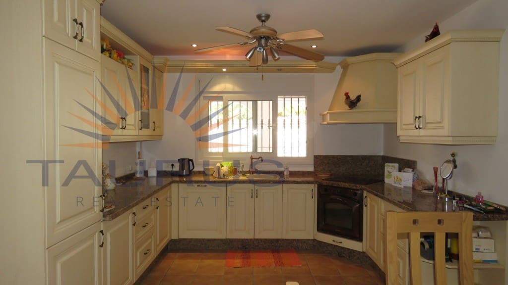 3 soverom Villa til salgs i Competa med svømmebasseng garasje - € 490 000 (Ref: 9403190)