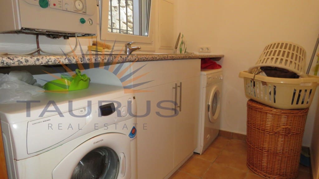 3 soverom Villa til salgs i Competa med svømmebasseng garasje - € 490 000 (Ref: 9403190)