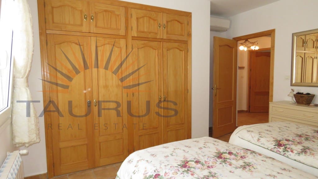 3 soverom Villa til salgs i Competa med svømmebasseng garasje - € 490 000 (Ref: 9403190)