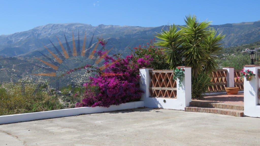 3 soverom Villa til salgs i Competa med svømmebasseng garasje - € 490 000 (Ref: 9403190)