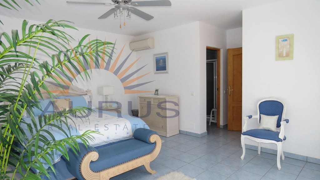 3 soverom Villa til salgs i Competa med svømmebasseng garasje - € 490 000 (Ref: 9403190)