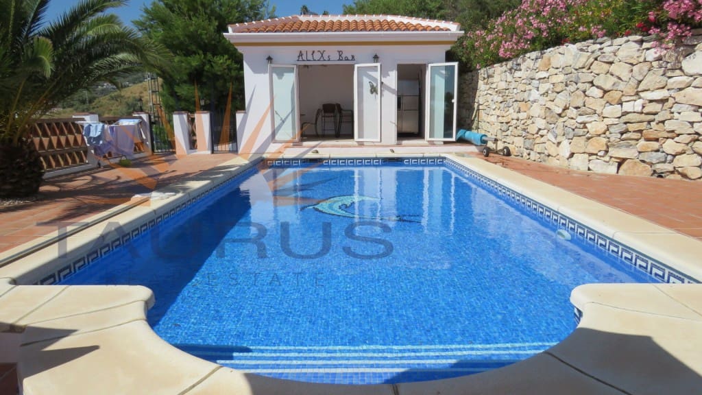 3 soverom Villa til salgs i Competa med svømmebasseng garasje - € 490 000 (Ref: 9403190)