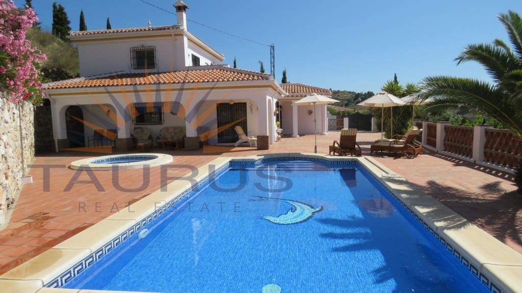 3 soverom Villa til salgs i Competa med svømmebasseng garasje - € 490 000 (Ref: 9403190)