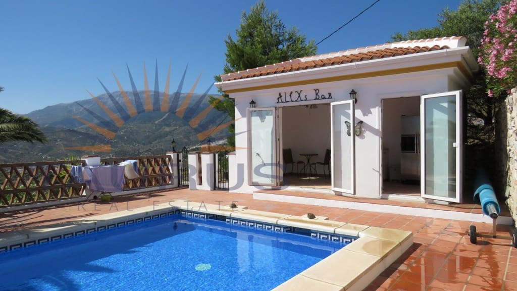 3 soverom Villa til salgs i Competa med svømmebasseng garasje - € 490 000 (Ref: 9403190)