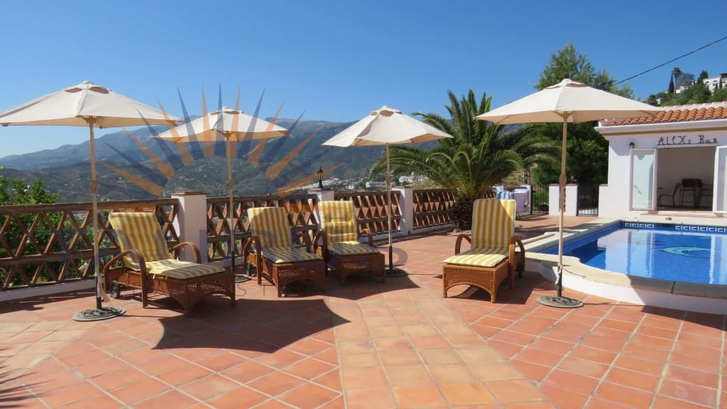 3 soverom Villa til salgs i Competa med svømmebasseng garasje - € 490 000 (Ref: 9403190)