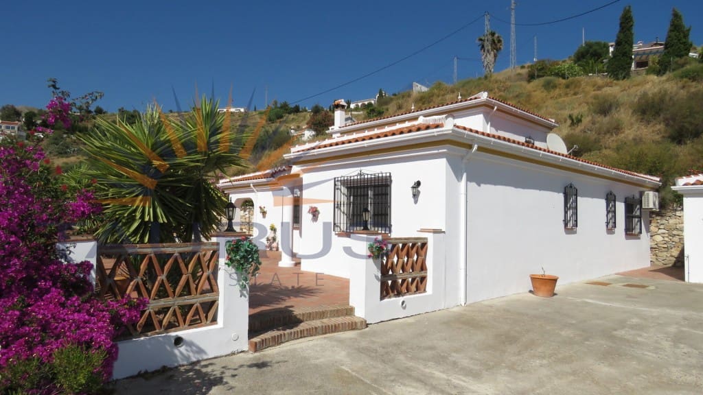 3 soverom Villa til salgs i Competa med svømmebasseng garasje - € 490 000 (Ref: 9403190)