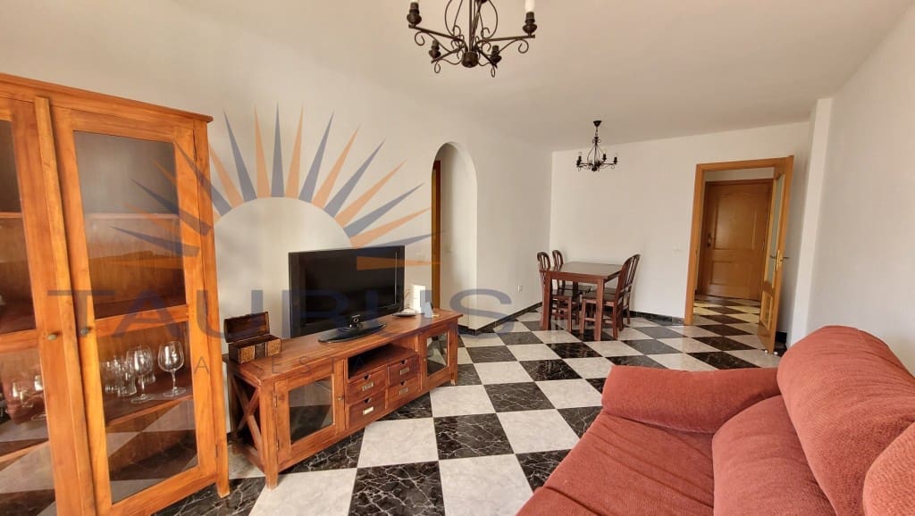 3 soveværelse Lejlighed til salg i Torre de Benagalbon med swimmingpool garage - € 410.000 (Ref: 9415694)