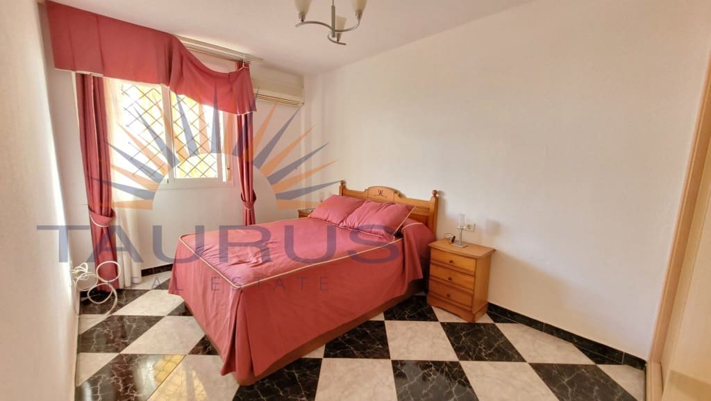 3 soveværelse Lejlighed til salg i Torre de Benagalbon med swimmingpool garage - € 410.000 (Ref: 9415694)