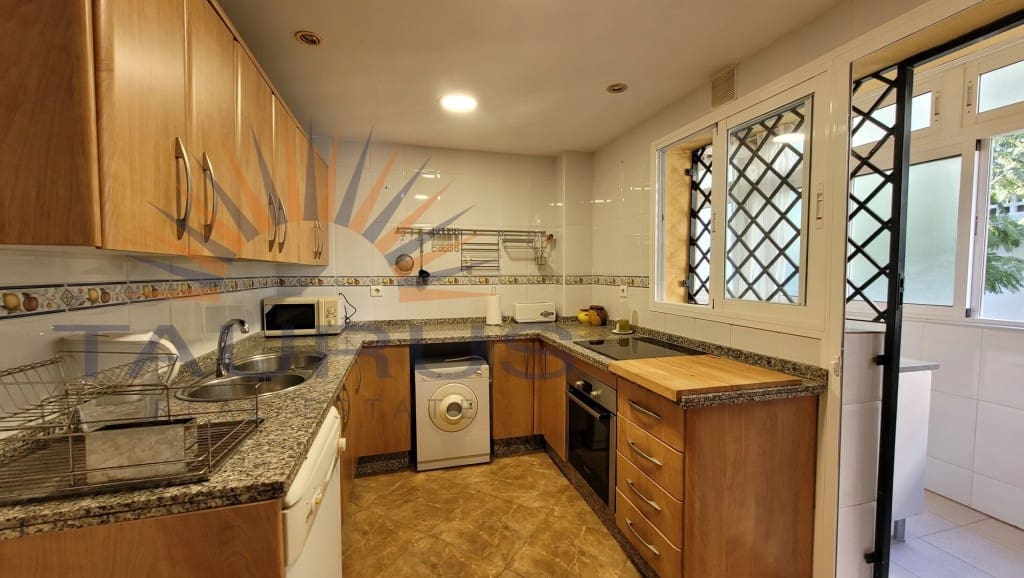 3 soveværelse Lejlighed til salg i Torre de Benagalbon med swimmingpool garage - € 410.000 (Ref: 9415694)