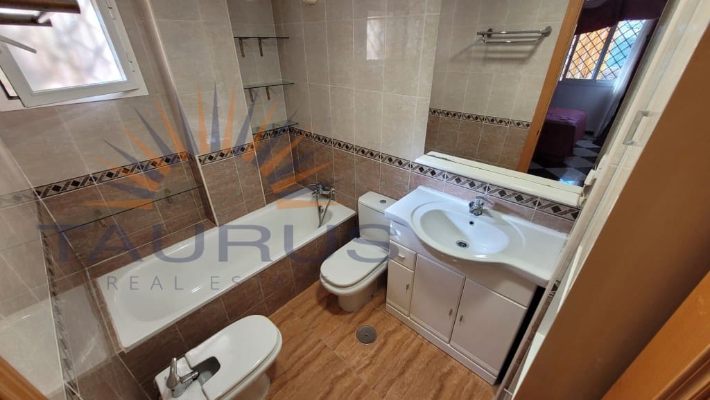 3 soveværelse Lejlighed til salg i Torre de Benagalbon med swimmingpool garage - € 410.000 (Ref: 9415694)