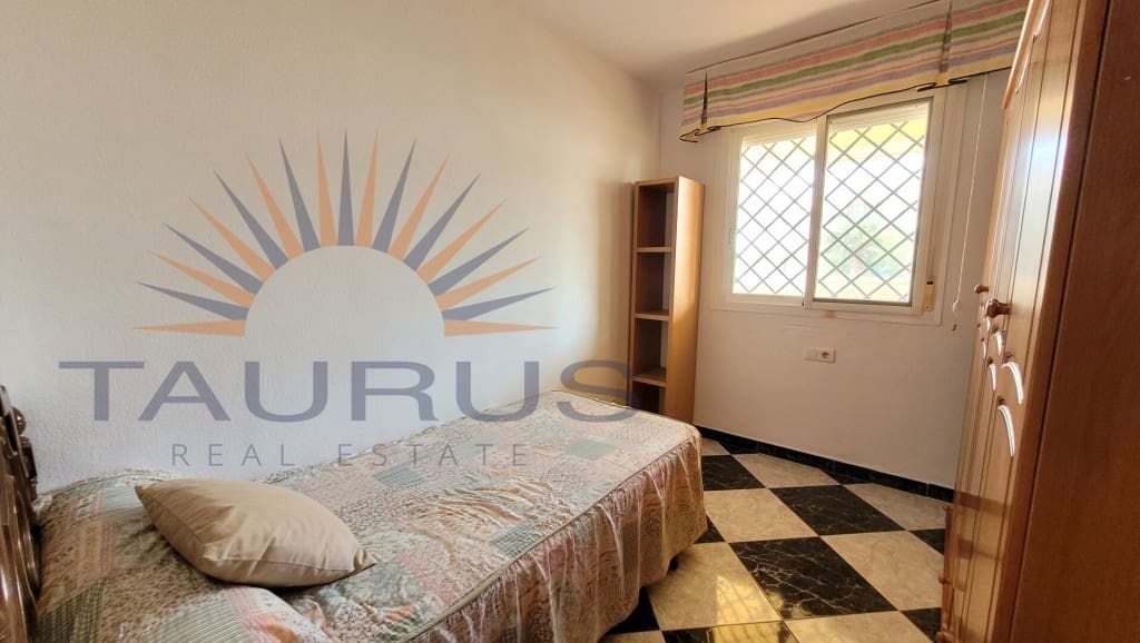 3 soveværelse Lejlighed til salg i Torre de Benagalbon med swimmingpool garage - € 410.000 (Ref: 9415694)